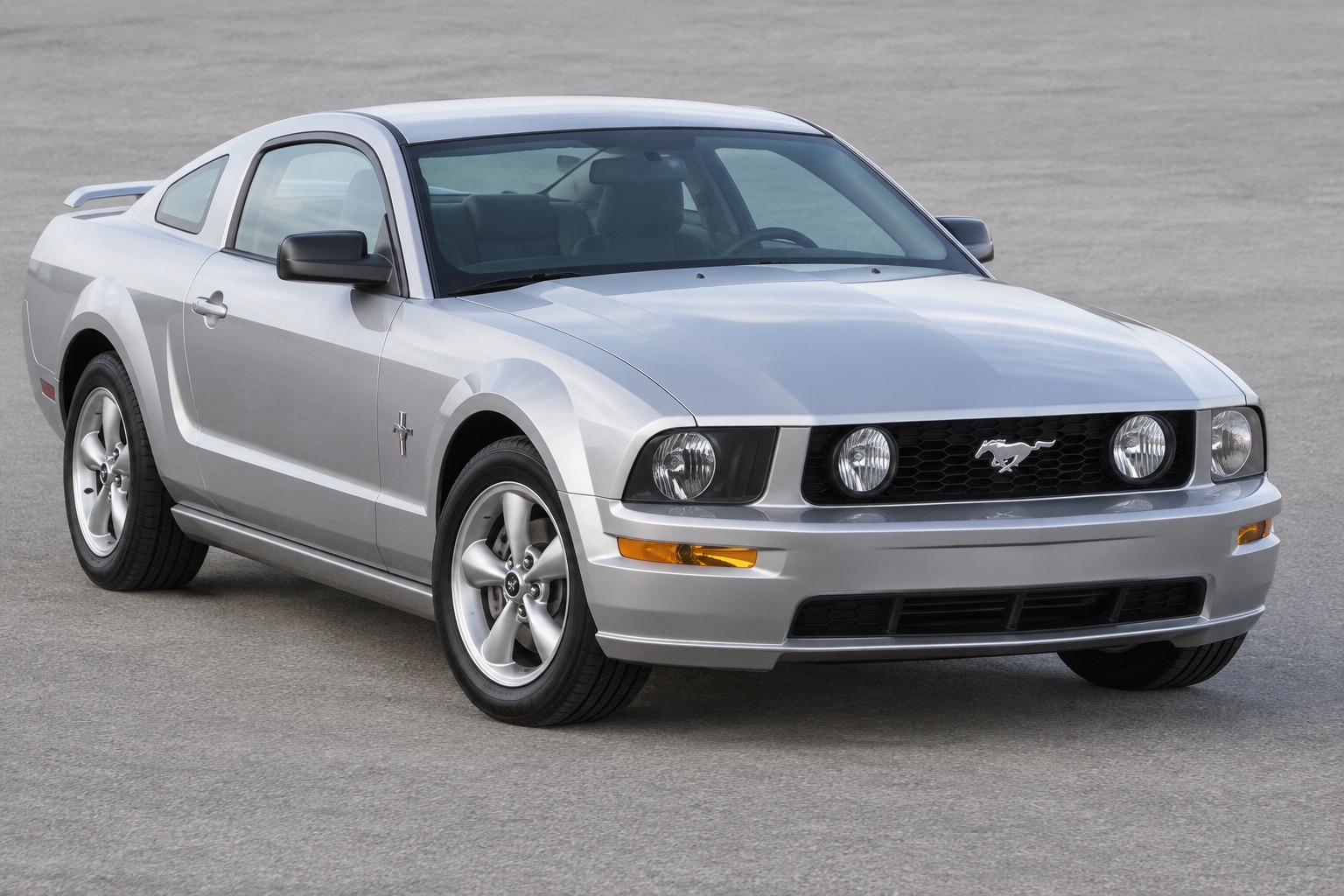 2006 Ford Mustang windshield replacement in Los Angeles, CA