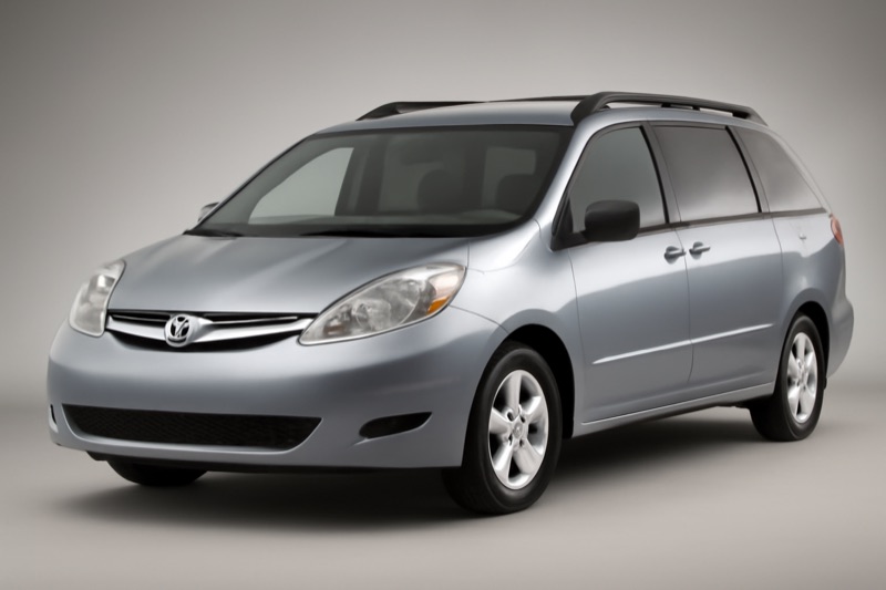 2008 Toyota Sienna windshield replacement in Los Angeles, CA