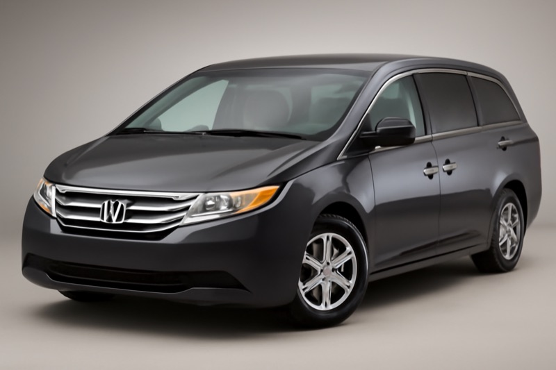 2013 Honda Odyssey windshield replacement in Los Angeles, CA