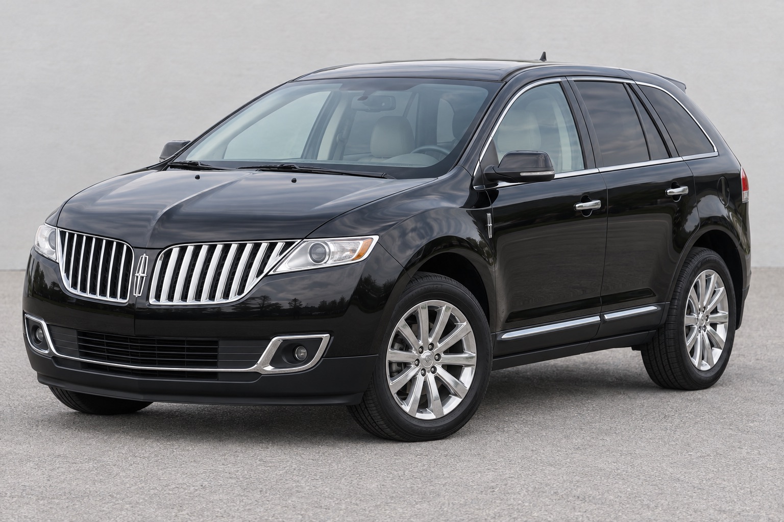 2013 Lincoln MKX windshield replacement in Los Angeles, CA