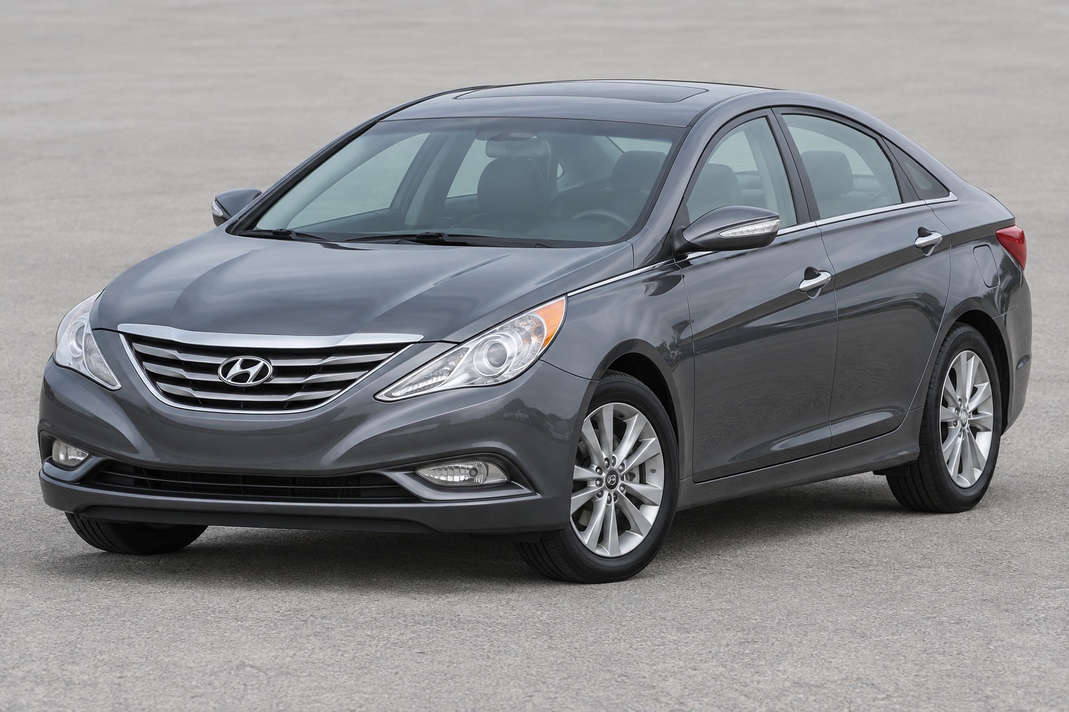 2014 Hyundai Sonata windshield replacement in Los Angeles, CA