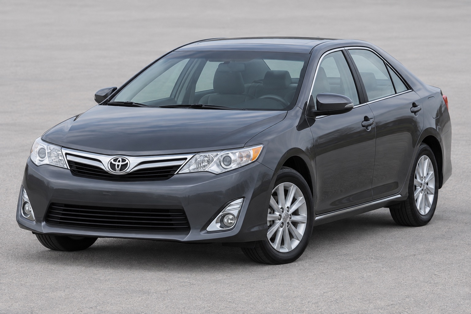 2014 Toyota Camry windshield replacement in Los Angeles, CA