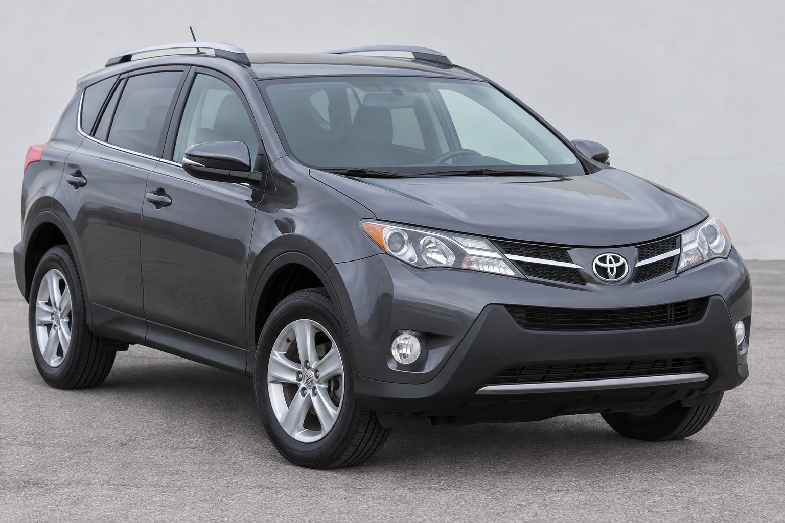 2014 Toyota RAV4 windshield replacement in Los Angeles, CA