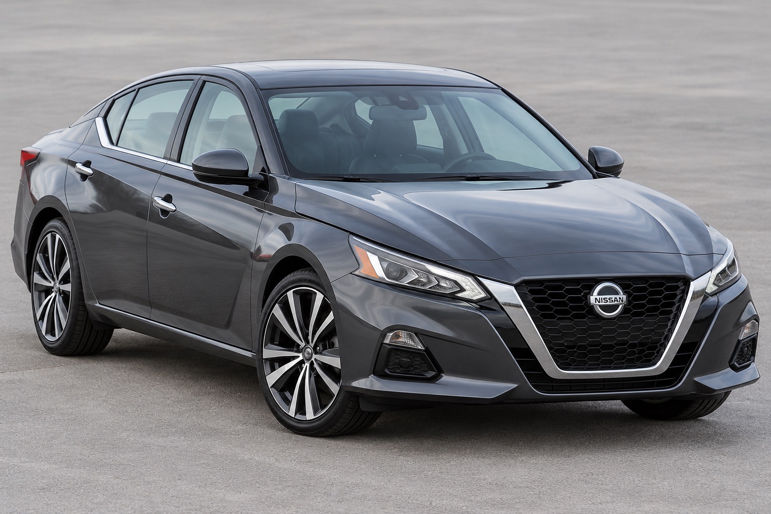 2020 Nissan Altima windshield replacement in Los Angeles, CA