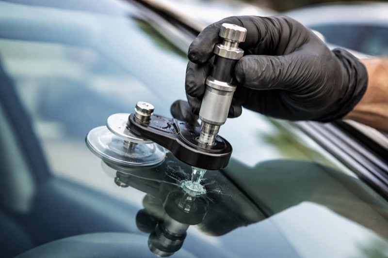 Professional windshield chip repair service in Los Angeles, CA - Mobile Service Auto Glass